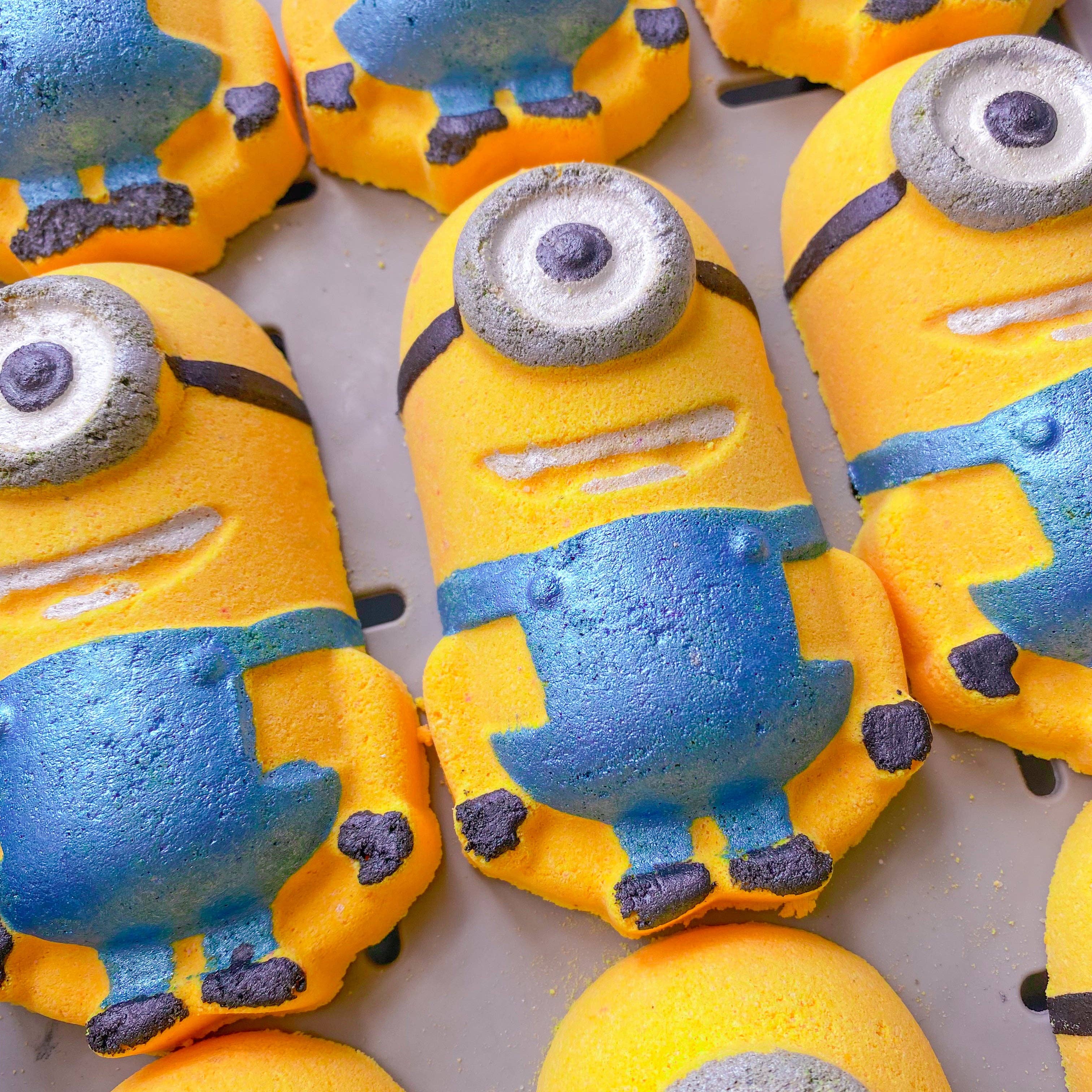 Little Yellow Guy Bath Bomb – Dragonfruit, Guava & Papaya Scent - Image 2