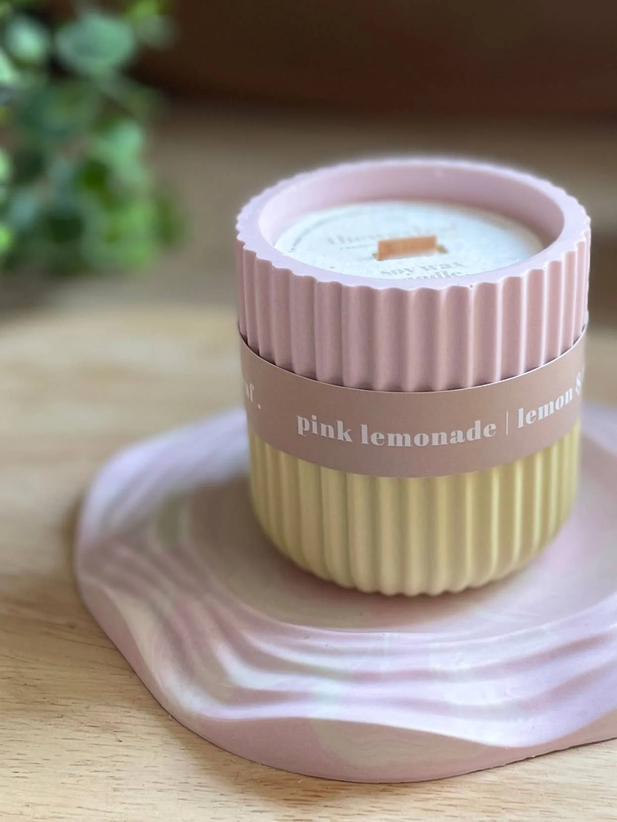 Pink Lemonade Soy Candle – Pastel-Inspired Sweet Home Fragrance